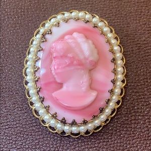 Vintage pink cameo brooch pearl